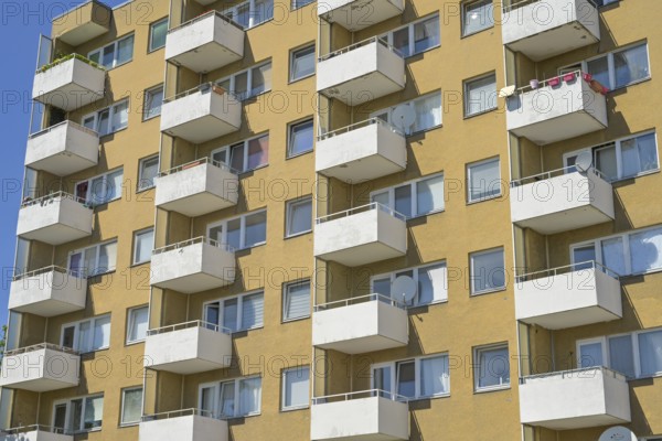 Residential building, prefabricated building, balconies, Olbersstraße, Charlottenburg, Charlottenburg-Wilmersdorf, Berlin, Germany