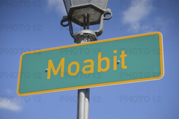 Sign, Moabit district, Mitte, Berlin, Germany