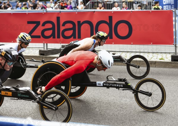 The handbikers start at the Berlin Marathon 2025