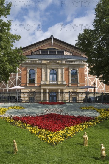 Festspielhaus, The Patron, installation by Ottmar Hörl, Festspielhügel, on the Green Hill, Bayreuth, Upper Franconia, Franconia, Bavaria, Germany