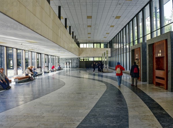 Entrance hall, bubbling colonnade with geyser of hot mineral water, spa, healing spring, health, mineral, mineral water, illness, Karlovy Vary, Karlovy Vary, Bohemia, Czech Republic
