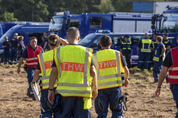 Volunteer emergency services at the large-scale exercise FÜLEX25, organised by the THW, Federal Agency for Technical Relief, North Rhine-Westphalia. Over four weekends, more than 3, 500 volunteers from 127 local associations in North Rhine-Westphalia practise many different scenarios in the field of disaster control and civil defence