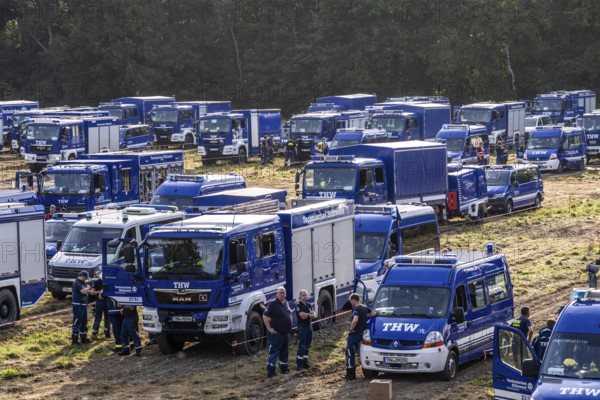 Vehicle set-up site for the large-scale exercise FÜLEX25, organised by the THW, the German Federal Agency for Technical Relief, North Rhine-Westphalia. Over 4 weekends, more than 3500 volunteers from 127 local associations in North Rhine-Westphalia practise many different scenarios in the field of disaster control and civil defence