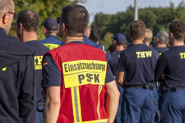 Emergency Aftercare Team, PFSK, volunteers at the large-scale exercise FÜLEX25, of the THW, Technisches Hilfswerk, Landesverband North Rhine-Westphalia, on 4 weekends more than 3500 volunteers of the 127 North Rhine-Westphalia local organisations practice many different scenarios from the field of disaster control and civil defence