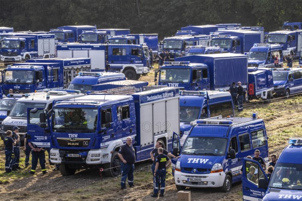Vehicle set-up site for the large-scale exercise FÜLEX25, organised by the THW, the German Federal Agency for Technical Relief, North Rhine-Westphalia. Over 4 weekends, more than 3500 volunteers from 127 local associations in North Rhine-Westphalia practise many different scenarios in the field of disaster control and civil defence
