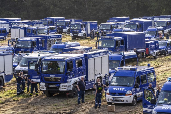 Vehicle set-up site for the large-scale exercise FÜLEX25, organised by the THW, the German Federal Agency for Technical Relief, North Rhine-Westphalia. Over 4 weekends, more than 3500 volunteers from 127 local associations in North Rhine-Westphalia practise many different scenarios in the field of disaster control and civil defence