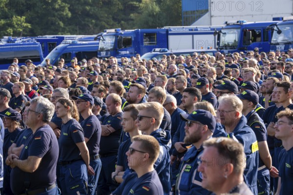 Major exercise FÜLEX25, of the THW, Technisches Hilfswerk, Landesverband North Rhine-Westphalia, on 4 weekends over 3500 volunteers of the 127 North Rhine-Westphalia local organisations, many different scenarios, from the field of disaster control and civil defence, exercise briefing of over 1000 emergency personnel