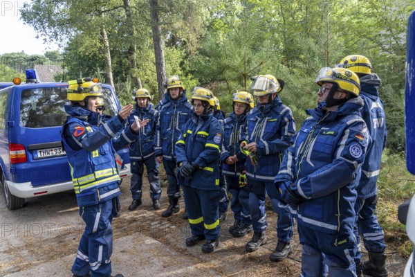 Civil defence exercise scenario, after a drone attack on a residential area, emergency services clear the area, at the large-scale exercise FÜLEX25, of the THW, Technisches Hilfswerk, Landesverband North Rhine-Westphalia, on 4 weekends over 3500 volunteers from the 127 North Rhine-Westphalia local associations practice many different deployment scenarios, from the field of disaster control and civil defence