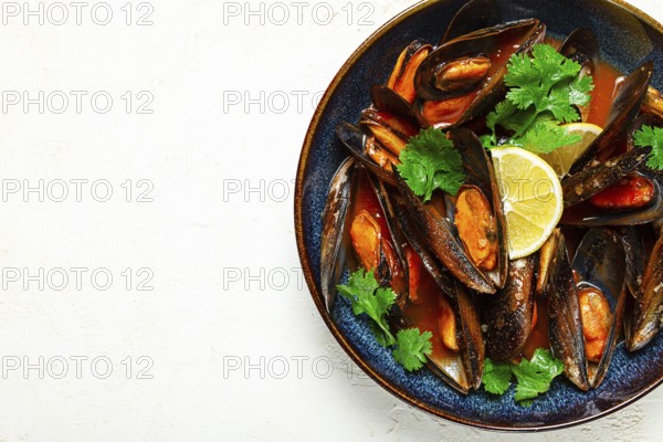 Mussels in tomato sauce, homemade, no people