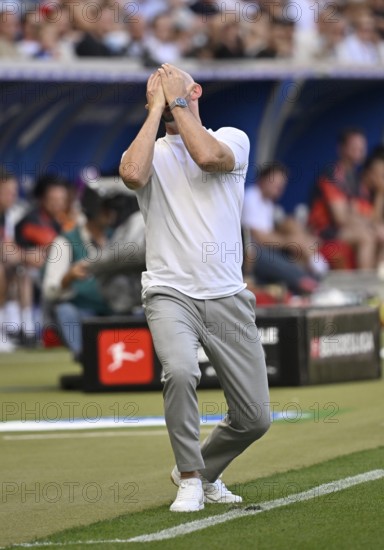 Coach Christian Ilzer TSG 1899 Hoffenheim desperate disappointment disappointed after missed goal chance gesture gesture Football Bundesliga, PreZero Arena, Sinsheim, Baden-Württemberg, Germany
