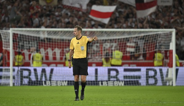 Referee Referee Sascha Stegemann Gesture Gesture Football Bundesliga, MHPArena, MHP Arena Stuttgart, Baden-Württemberg, Germany