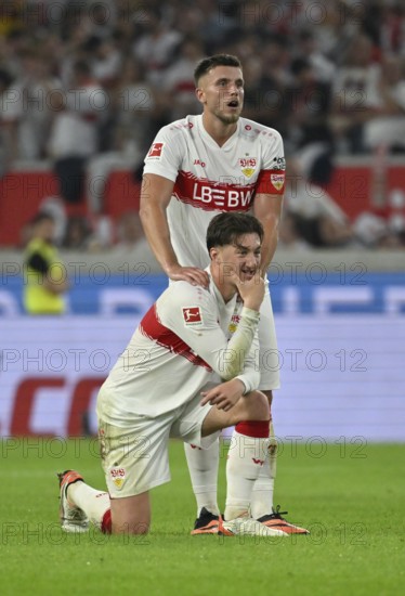 Ermedin Demirovic VfB Stuttgart (09) massages Angelo Stiller VfB Stuttgart (06) 's shoulder, smiling, smiles, good mood Bundesliga football, MHPArena, MHP Arena Stuttgart, Baden-Württemberg, Germany
