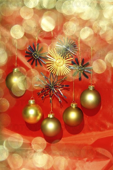 Christmas decoration, Christmas tree baubles, home-made straw stars, Germany