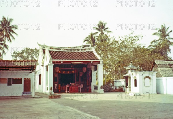 Chinese Taoist temple dedicated to Tua Pek Kong, Poh San Teng Temple, Malacca or Melaka, Malaya, Malaysia, south east Asia 1964