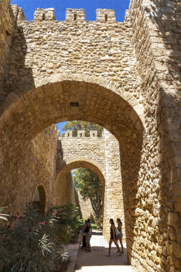 The old town centre of Lagos, city gate, old city wall, Arco / Porta de São Gonçalo, in the west of the Algarve, Portugal