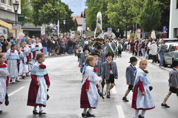Customs, tradition, traditional traditional costume, traditional costume children, parade, festival week, march, parade, Garmisch-Partenkirchen