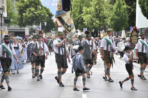 Customs, tradition, traditional traditional costume, traditional costume children, parade, festival week, march, parade, Garmisch-Partenkirchen