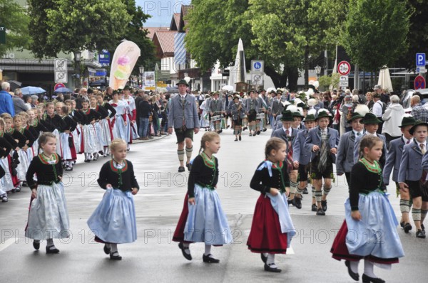 Customs, tradition, traditional traditional costume, traditional costume children, parade, festival week, march, parade, Garmisch-Partenkirchen