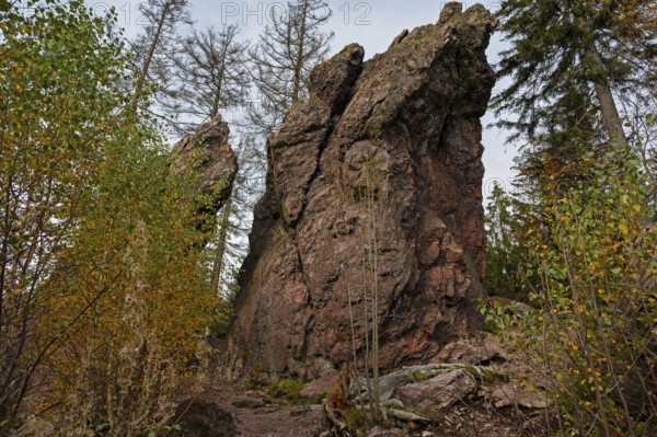 Rock formation Red Tower in the Thuringian Forest, hiking trail, rocks, Bad Tabarz, Thuringia, Germany