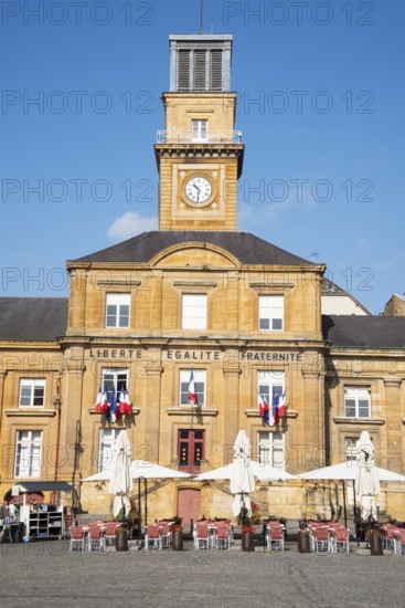 Town hall, street cafés, restaurants, Place Ducale, historic main square, Charleville-Mézières, Ardennes, Grand Est, France