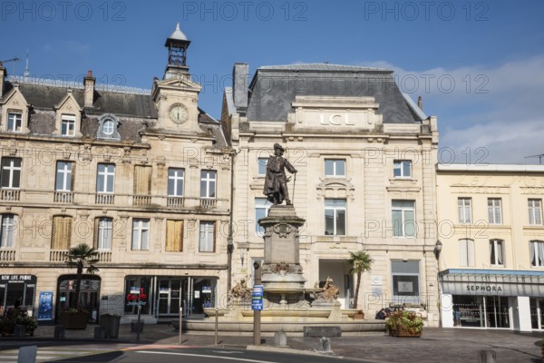 Charles de Gonzague, town founder, monument, fountain, Charleville-Mézières, Ardennes, Grand Est, France