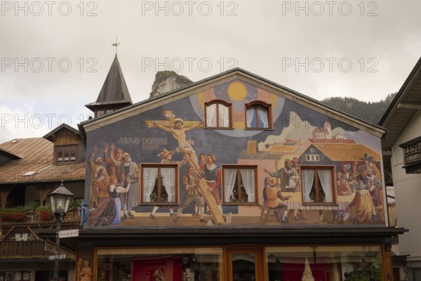 Lüftlmalerei in Oberammergau, crucifixion scene, crucifixion, Lüftlkunst, Bible, Ammergau, Ammergau Alps, Upper Bavaria, Garmisch-Partenkirchen, Alps, Bavaria, Passion Play, holiday, holiday region, active holiday, recreation, holiday, summer holiday, holiday region, Germany