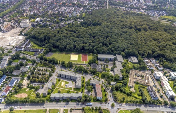 Aerial view, Städt. Gymnasium Bergkamen and Comunita Seniorenhaus Sophia am Waldrand in Weddinghofen, Bergkamen, Ruhr area, North Rhine-Westphalia, Germany, retirement home, nursing home, care and nursing, education, educational institution, DE, Europe, grammar school, aerial view, aerial photography, aerial photography, care facility, school, retirement home, retirement residence, retirement home, senior centre, overview, bird's-eye view, overview