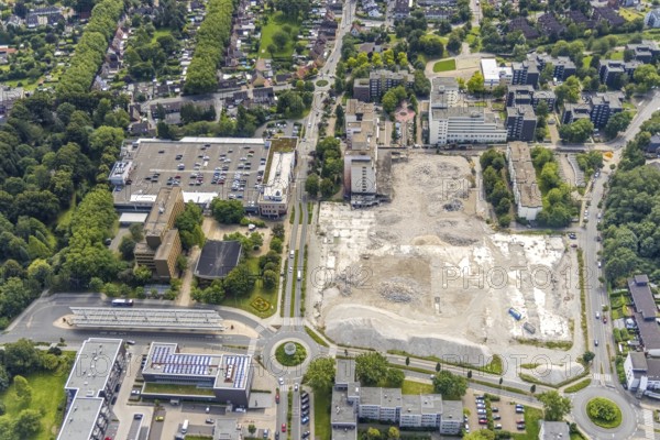 Aerial view, town hall and town hall square as well as construction site with demolition of the former Turmarkaden in Weddinghofen, Bergkamen, Ruhr area, North Rhine-Westphalia, Germany, construction work, construction area, building site, building plots, construction project, construction site, authority, DE, Europe, aerial view, aerial photography, aerial photography, town hall, town hall square, city administration, overview, bird's-eye view, overview