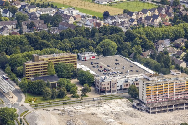 Aerial view, town hall and town hall square as well as construction site with demolition of the former Turmarkaden in Weddinghofen, Bergkamen, Ruhr area, North Rhine-Westphalia, Germany, construction work, construction area, building site, building plots, construction project, construction site, authority, DE, Europe, aerial view, aerial photography, aerial photography, town hall, city administration, overview, bird's eye view, bird's eye view, overview