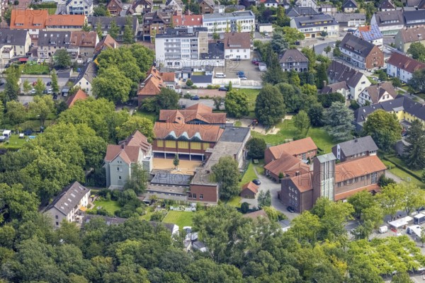 Aerial view, St. Elisabeth Catholic Church and Pestalozzi School and Catholic Kindergarten in Bergkamen, Ruhr area, North Rhine-Westphalia, Germany, place of worship, Bergkamen, education, educational institution, DE, Europe, religious community, place of worship, holy place, kindergarten, day care centre, day care centre, church, parish, day care centre, denomination, educational institute, aerial view, aerial photography, aerial photography, religion, religious site, school, overview, bird's-eye view, overview