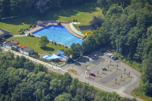 Aerial photo, Förderverein Freibad Neheim e.V., Neheim, Arnsberg, Sauerland, North Rhine-Westphalia, Germany, bathing establishment, bathing resort, DE, Europe, outdoor pool, Hochsauerlandkreis, aerial photo, aerial photography, aerial photography, swimming pool, swimming pool, overview, bird's-eye view, overview