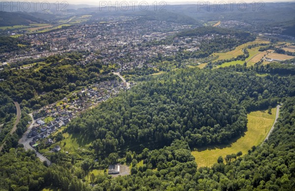 Aerial view, housing estate Unterm Römberge, Römberg forest area, Arnsberg, Sauerland, North Rhine-Westphalia, Germany, DE, Europe, property tax, Hochsauerlandkreis, real estate, aerial view, aerial photography, aerial photography, Römberg, overview, bird's-eye view, forest, forest area, residential area, living and living, residential area, residential buildings, quality of life, housing estate, birds-eyes view, overview