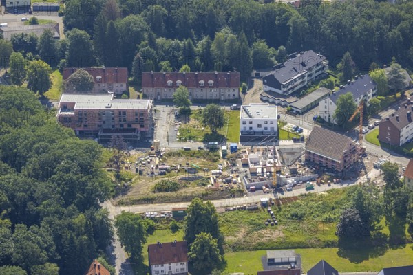 Aerial view, construction site and new building Zum Müggenberg, Neheim, Arnsberg, Sauerland, North Rhine-Westphalia, Germany, construction work, construction area, construction site, building plots, construction project, construction site, DE, Europe, Hochsauerlandkreis, aerial photograph, aerial photography, aerial photography, new building, overview, bird's-eye view, overview
