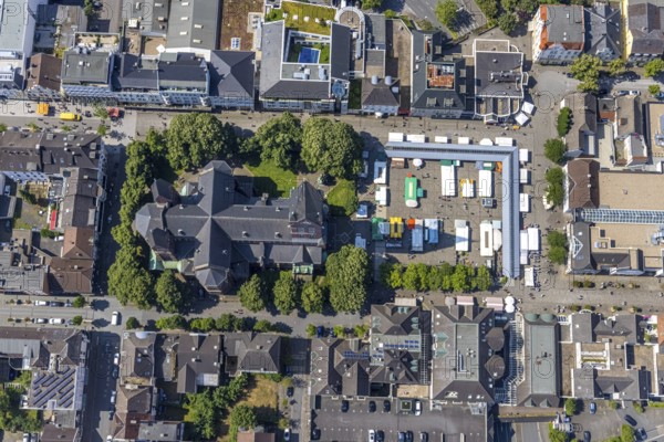 Aerial view, Cathedral of Neheim St. Johannes-Baptist, weekly market market at the Neheim market, Neheim, Arnsberg, Sauerland, North Rhine-Westphalia, Germany, place of worship, DE, cathedral, Europe, religious community, place of worship, holy place, Hochsauerlandkreis, church, parish, denomination, aerial view, aerial photography, aerial photography, market, marketplace, market stalls, parish church, religion, religious site, overview, bird's-eye view, weekly market, birds-eyes view, overview