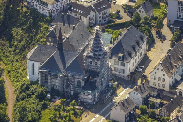 Aerial view, Wedinghausen Monastery, construction site and renovation of the provost church St. Laurentius, Arnsberg, Sauerland, North Rhine-Westphalia, Germany, place of worship, construction work, construction site, construction project, building site, DE, Europe, religious community, place of worship, holy place, Hochsauerlandkreis, church, parish, monastery, denomination, aerial view, aerial photography, aerial photography, religion, religious site, renovation, refurbishment, overview, bird's-eye view, birds-eyes view, overview