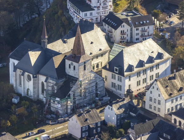 Aerial view, renovation of the Provost Church of St. Laurentius in Arnsberg, Sauerland, North Rhine-Westphalia, Germany, place of worship, Arnsberg, construction work, construction area, construction project, construction site, DE, Europe, religious community, place of worship, holy place, church, parish, denomination, aerial photograph, aerial photography, aerial photography, religion, religious site, renovation, refurbishment, overview, bird's eye view, birds-eyes view, overview