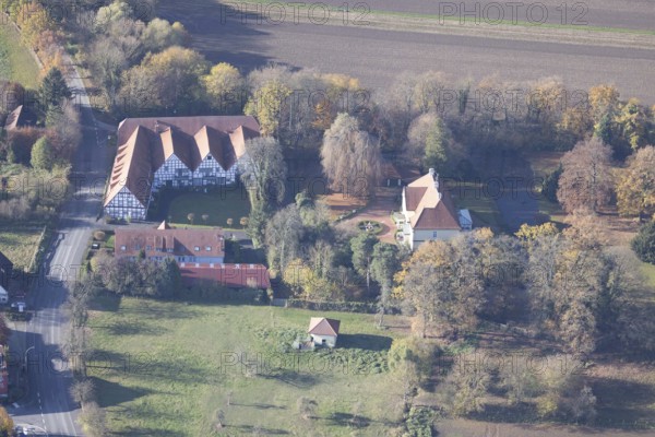 Aerial view, moated castle Haus Echthausen at the city limits of Arnsberg in the district Echthausen in Wickede, Sauerland, North Rhine-Westphalia, Germany, DE, monument protection, Europe, aerial view, aerial photography, aerial photography, sight, overview, bird's eye view, moated castle, Wickede, birds-eyes view, historical, overview