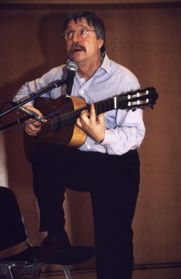 Berlin, DEU, 21.01.1999 -- portrait of Wolf Biermann (artist, protest musician, singer)