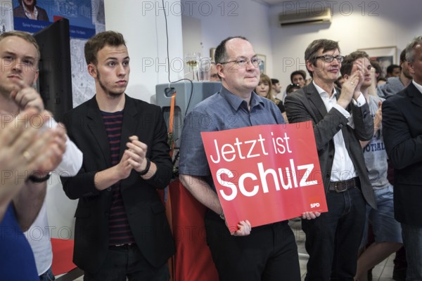 DEU Germany Germany Berlin election party in the SPD district office Kreuzberg-Friedrichshain