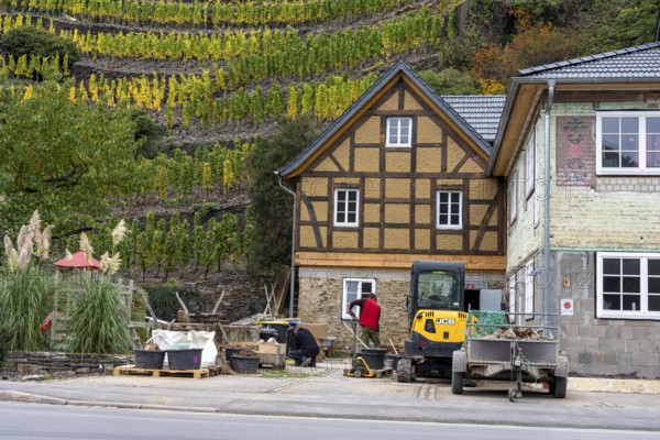 Reconstruction in the Ahr Valley, after the flood of July 2021, buildings that have not yet been renovated or demolished can be found in many towns, but most buildings have now been repaired or rebuilt, near Mayschoß, Rhineland-Palatinate