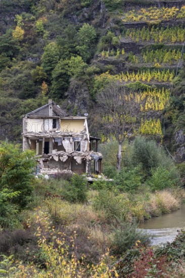 Reconstruction in the Ahr Valley, after the flood of July 2021, buildings that have not yet been renovated or demolished can be found in many towns, but most buildings have now been repaired or rebuilt, near Mayschoß, Rhineland-Palatinate