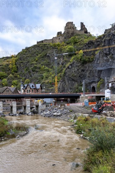 Reconstruction in the Ahr Valley, after the flood of July 2021, restoration of the railway infrastructure of the Ahr line, 29 km of tracks, 15 railway bridges, 7 were renovated, stations and stops renovated or renewed, 885 masts were built for the overhead line of the new electrification and 55 km of overhead lines were redrawn, here work on the cycle path bridge and railway bridge near Altenahr, Rhineland-Palatinate