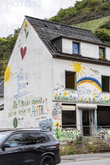 Reconstruction in the Ahr Valley, after the flood of July 2021, buildings that have not yet been renovated or demolished can be found in many towns, but most buildings have now been repaired or rebuilt, near Dernau, Rhineland-Palatinate