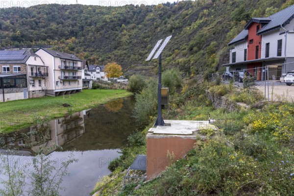 Reconstruction in the Ahr Valley, after the flood of July 2021, level measurement point on the river Ahr near Altenahr, measures the water level of the Ahr and transmits the data to the flood control center of Rhineland-Palatinate, they should warn of floods in good time, there are currently 41 measuring points in Rhineland-Palatinate