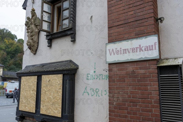 Reconstruction in the Ahr Valley, after the flood of July 2021, buildings that have not yet been renovated or demolished can be found in many towns, but most buildings have now been repaired or rebuilt, Hotel Zum Schwarzen Kreuz near Altenahr, Rhineland-Palatinate