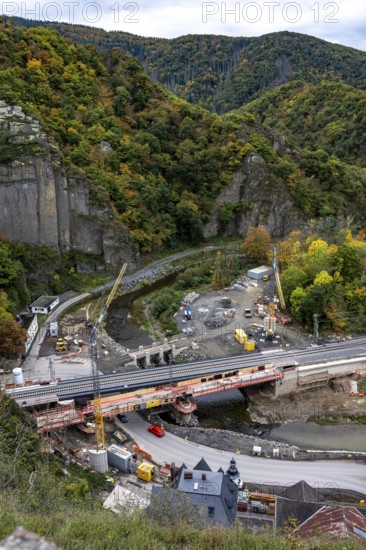 Reconstruction in the Ahr Valley, after the flood of July 2021, restoration of the railway infrastructure of the Ahr line, 29 km of tracks, 15 railway bridges, 7 were renovated, stations and stops renovated or renewed, 885 masts were built for the overhead line of the new electrification and 55 km of overhead lines were redrawn, here work on the cycle path bridge and railway bridge near Altenahr, Rhineland-Palatinate