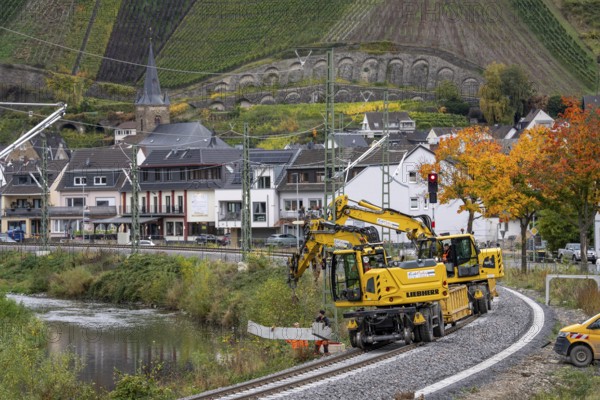 Reconstruction in the Ahr Valley, after the flood of July 2021, restoration of the railway infrastructure of the Ahr line, 29 km of tracks, 15 railway bridges, 7 were renovated, stations and stops renovated or renewed, 885 masts were built for the overhead line of the new electrification and 55 km of overhead lines were redrawn, here work on the railway bridge near Dernau, Rhineland-Palatinate