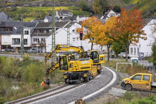 Reconstruction in the Ahr Valley, after the flood of July 2021, restoration of the railway infrastructure of the Ahr line, 29 km of tracks, 15 railway bridges, 7 were renovated, stations and stops renovated or renewed, 885 masts were built for the overhead line of the new electrification and 55 km of overhead lines were redrawn, here work on the railway bridge near Dernau, Rhineland-Palatinate
