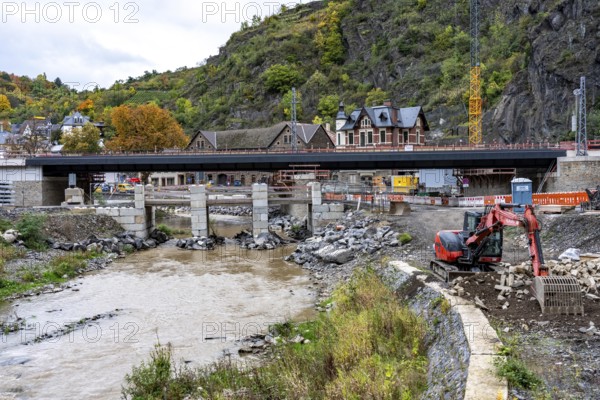 Reconstruction in the Ahr Valley, after the flood of July 2021, restoration of the railway infrastructure of the Ahr line, 29 km of tracks, 15 railway bridges, 7 were renovated, stations and stops renovated or renewed, 885 masts were built for the overhead line of the new electrification and 55 km of overhead lines were redrawn, here work on the cycle path bridge and railway bridge near Altenahr, Rhineland-Palatinate