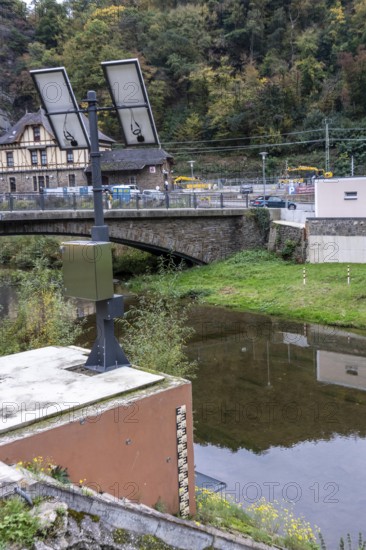 Reconstruction in the Ahr Valley, after the flood of July 2021, level measurement point on the river Ahr near Altenahr, measures the water level of the Ahr and transmits the data to the flood control center of Rhineland-Palatinate, they should warn of floods in good time, there are currently 41 measuring points in Rhineland-Palatinate